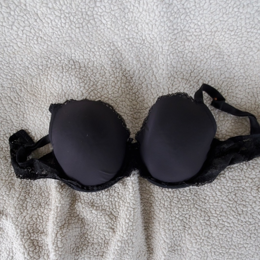 Black Victoria secret bra size 36 DD